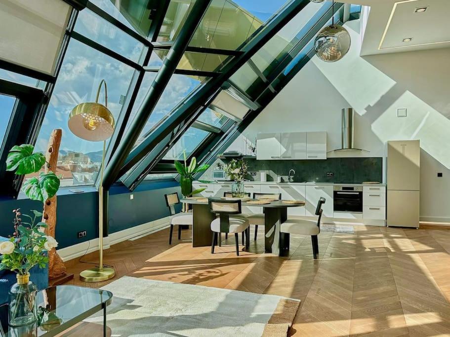 Next To Augarten I Penthouse I Rooftop Terrace I Wien